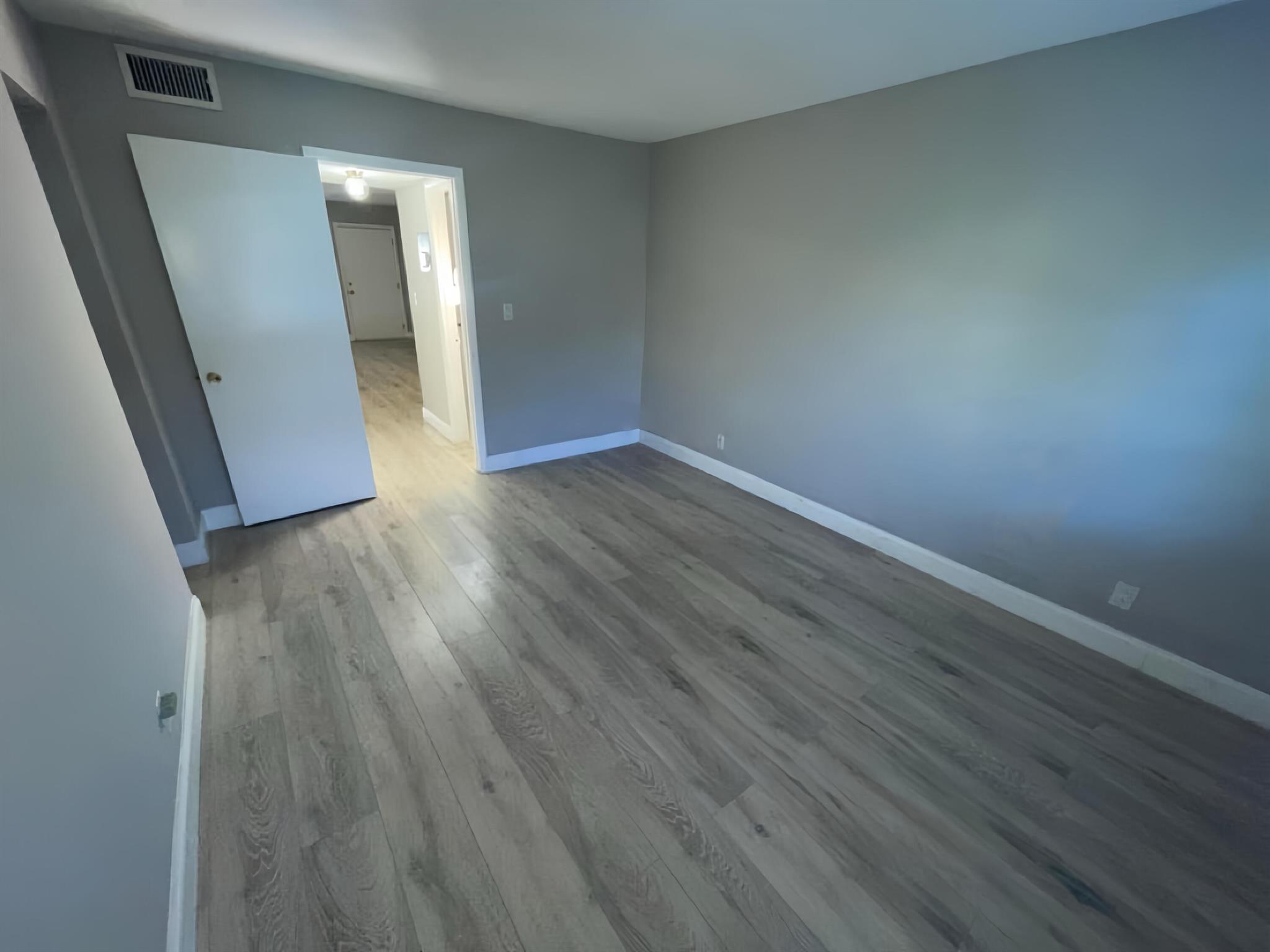 LAUDERDALE OAKS CONDO I - Residential