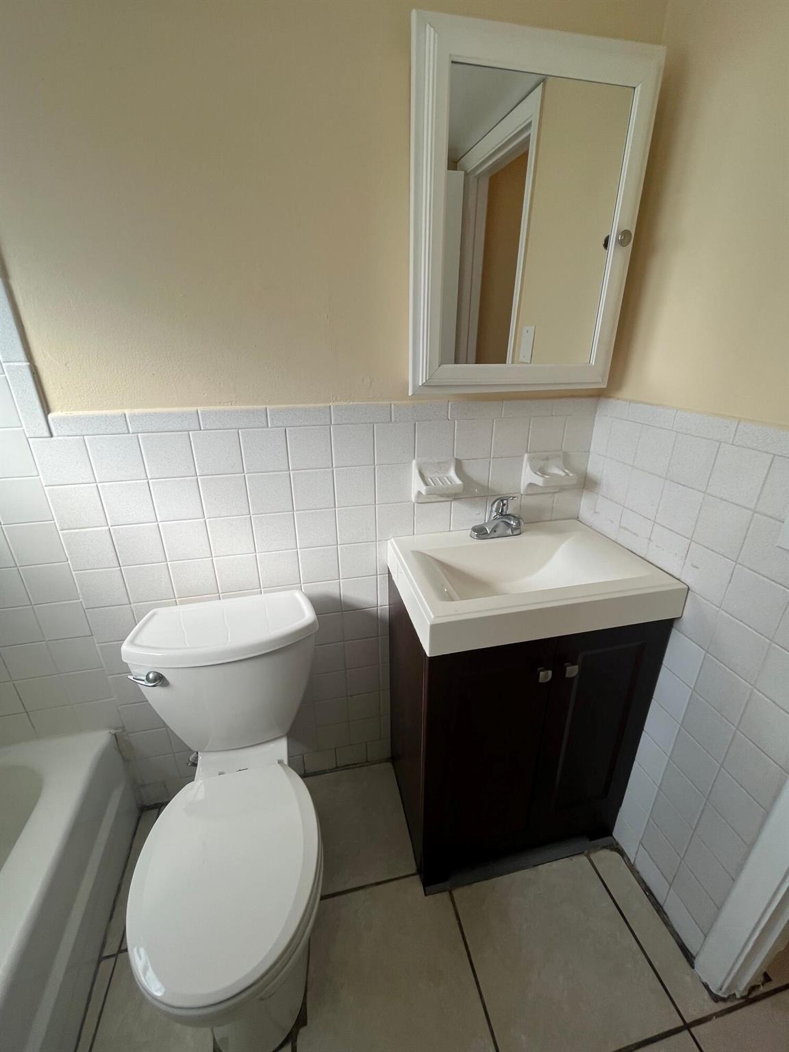 GREYNOLDS HIGHLANDS UNIT - Residential Lease