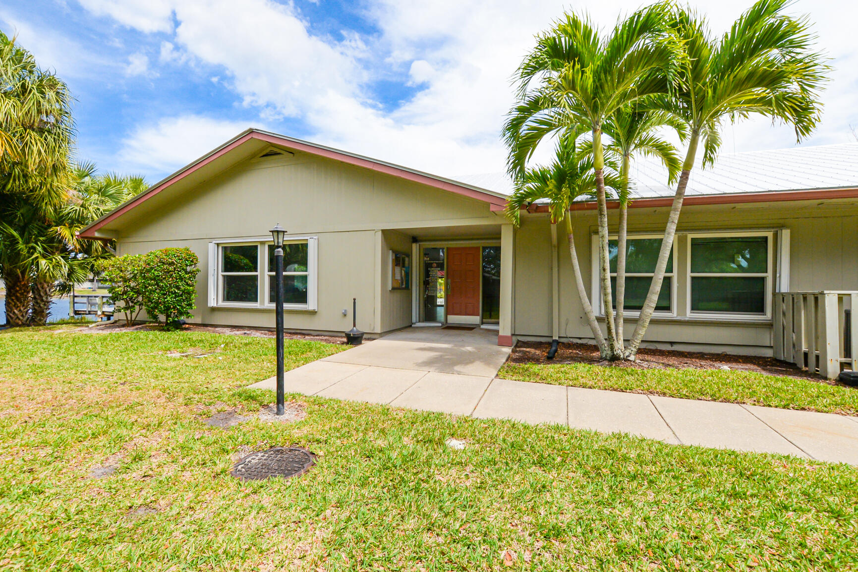 CINNAMON TREE - Residential