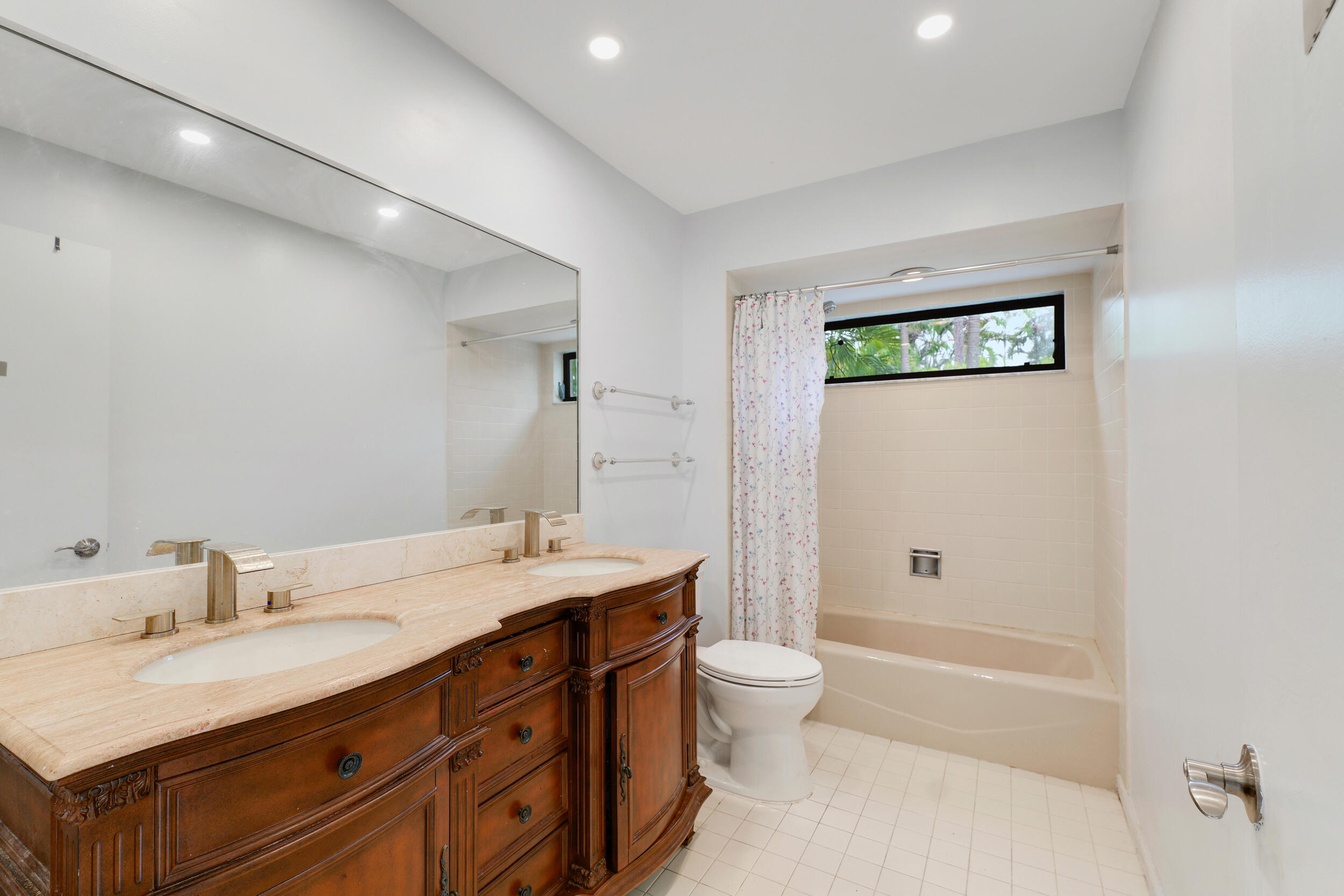 PINEWOOD GROVE OF WELLINGTON - Residential