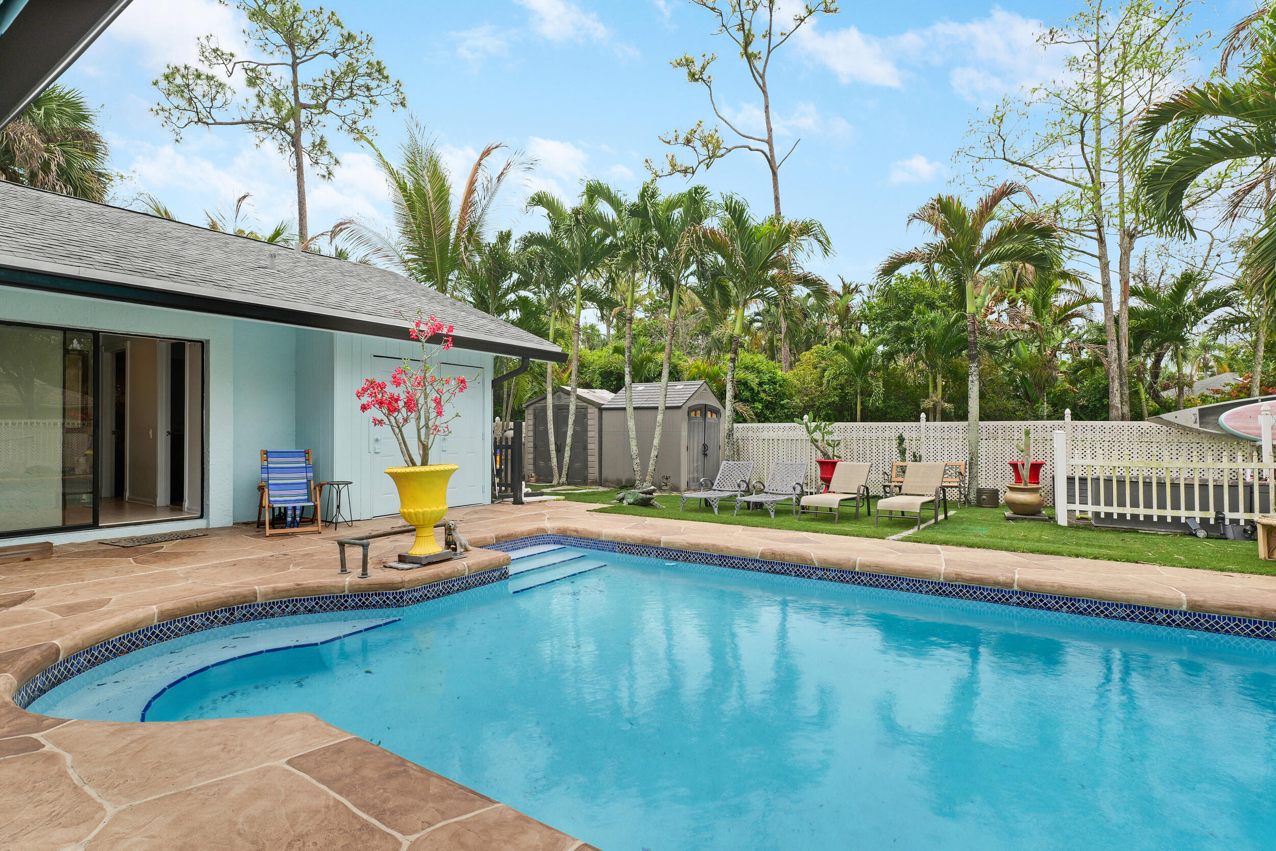 PINEWOOD GROVE OF WELLINGTON - Residential