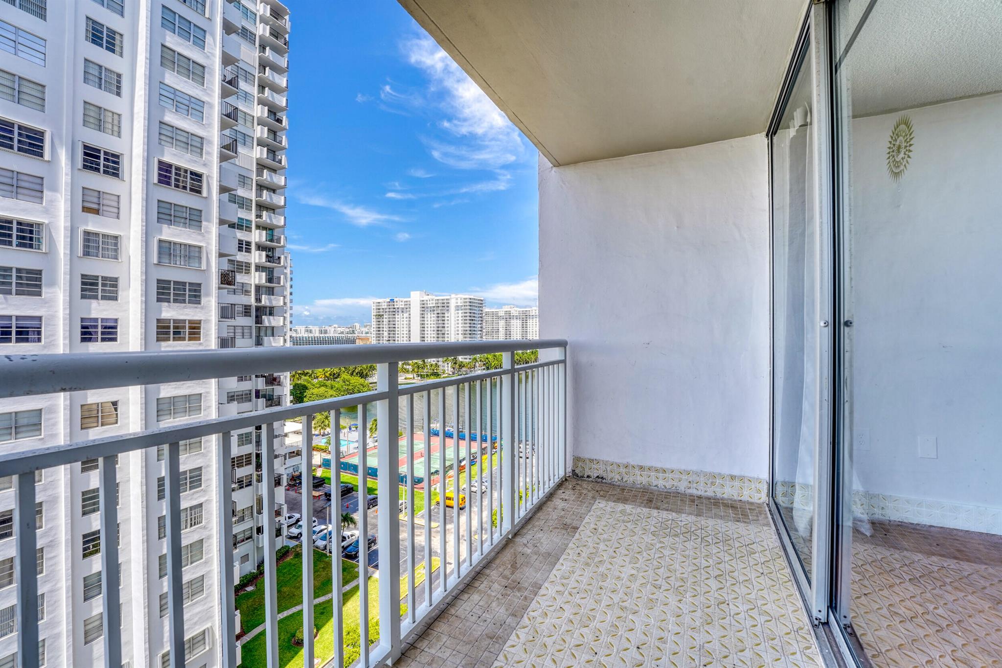 DEL PRADO MARINA - Residential