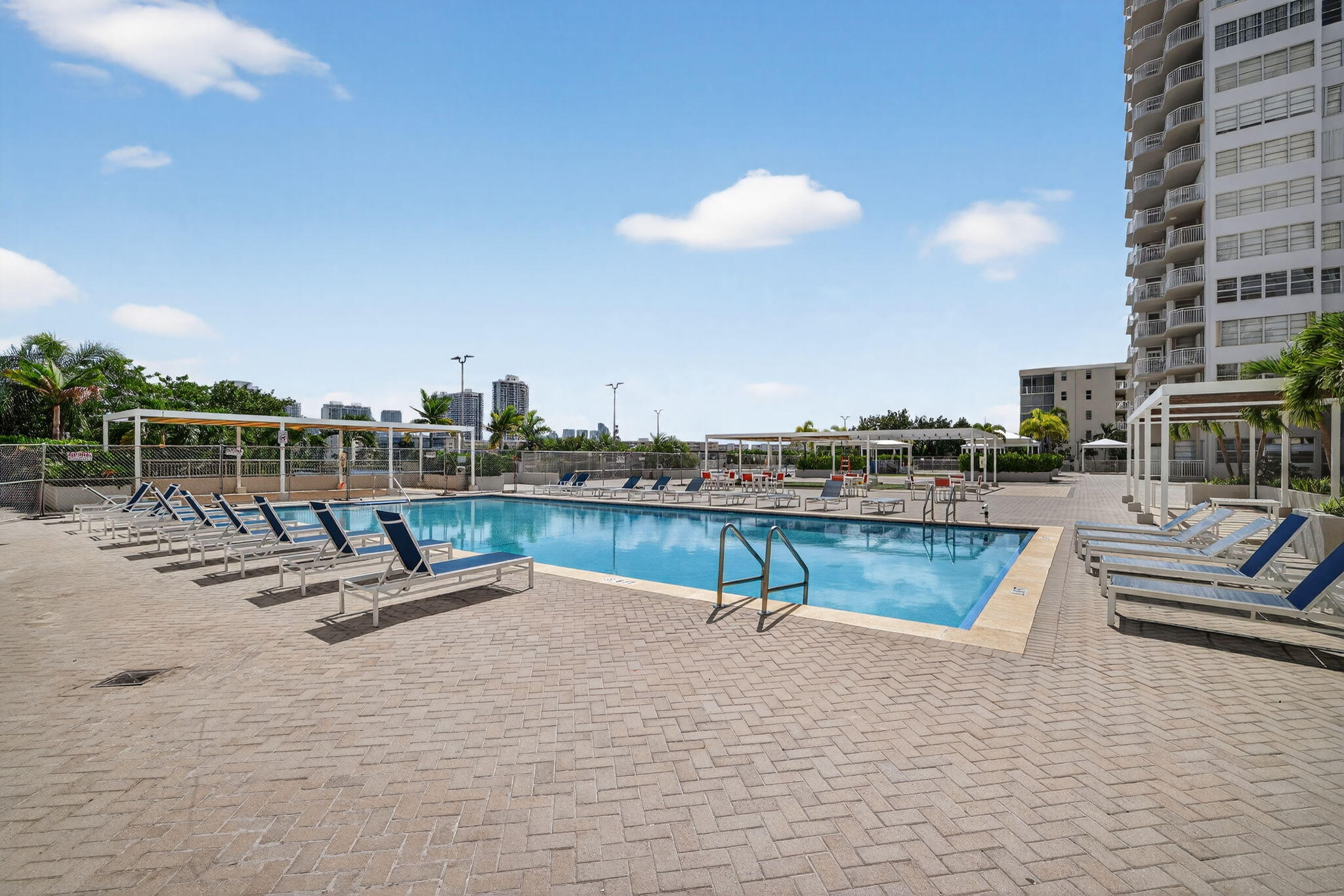 DEL PRADO MARINA - Residential