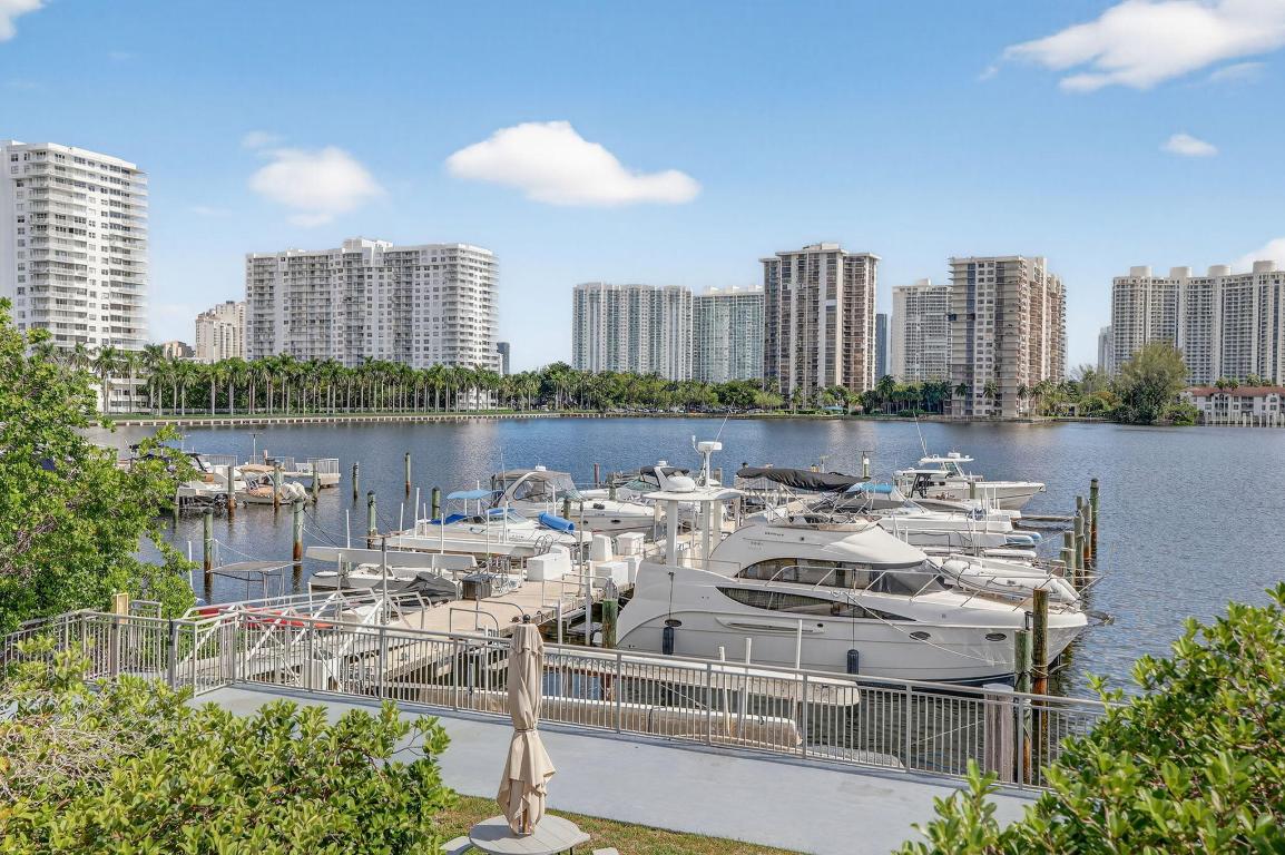 DEL PRADO MARINA - Residential