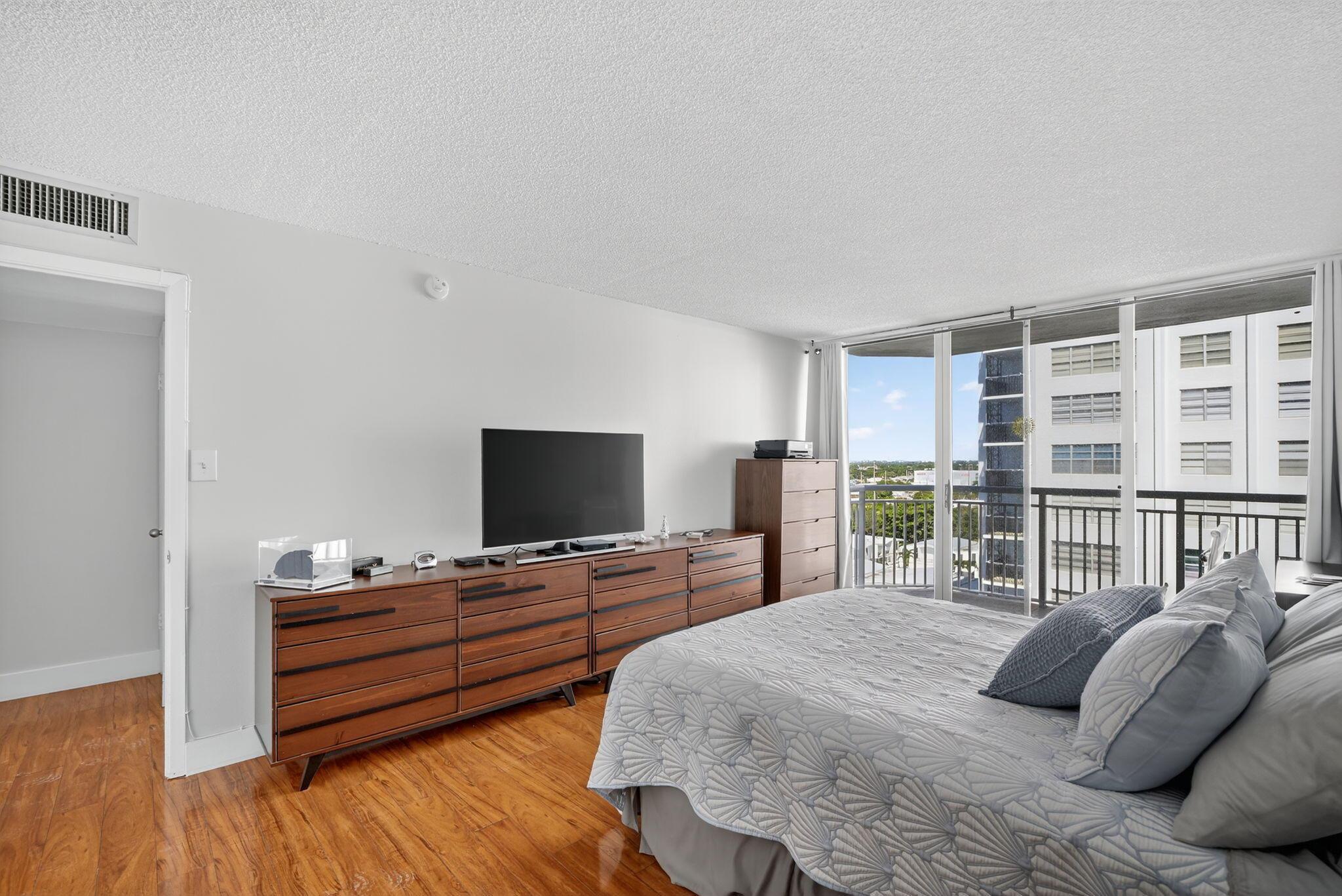 DEL PRADO MARINA - Residential