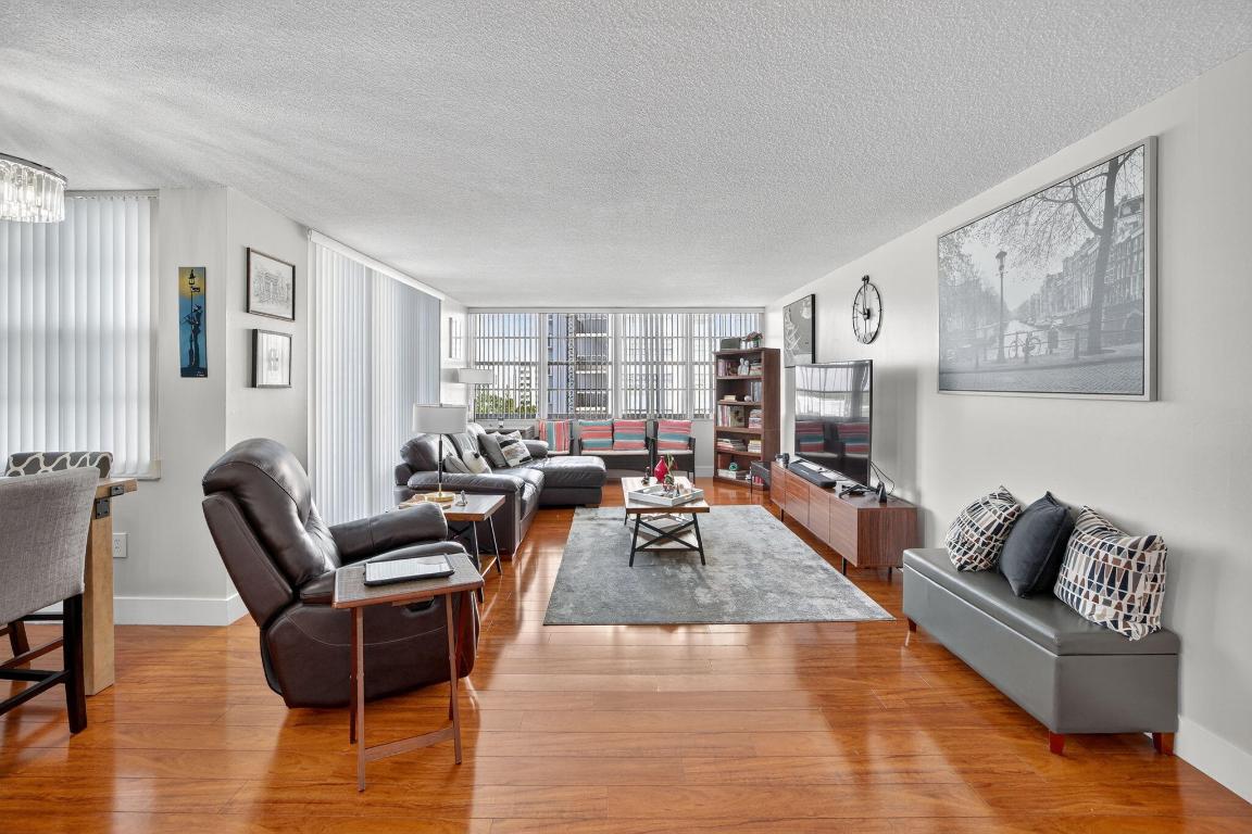 DEL PRADO MARINA - Residential