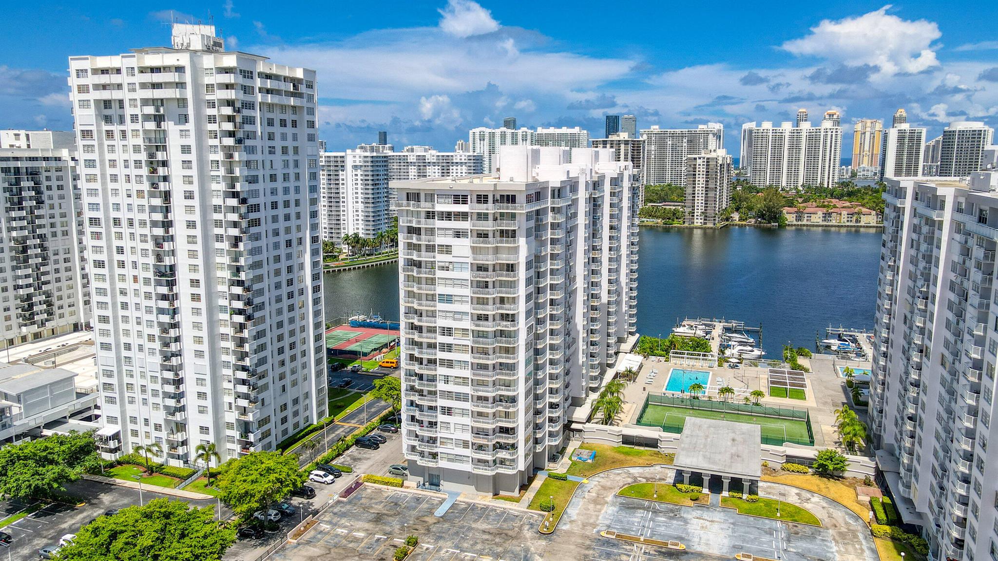 View photos, virtual tours, details... 18051 Biscayne Boulevard 1104
