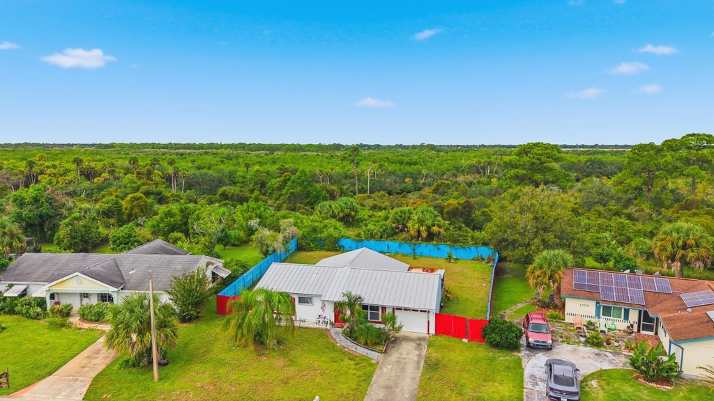 Photo of 1362 SE BUCKINGHAM Terrace, Port Saint Lucie, FL 34952 (MLS # B26092042)