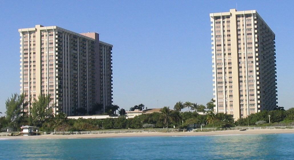 This condo is exceptionally beautiful. The kitchen has granite countertops and stainless steel appliances, fully equipped, dishes pots and pans, etc. bedrooms are complete with linens and towels. This is condo is available immediately, just bring your personal items. Enjoy the beach lifestyle in a building with a restaurant, swimming pools tennis, pickleball 4 exercise rooms bocci ball shuffleboard, putting green, card rooms etc. Easy to show I live in the building.
,