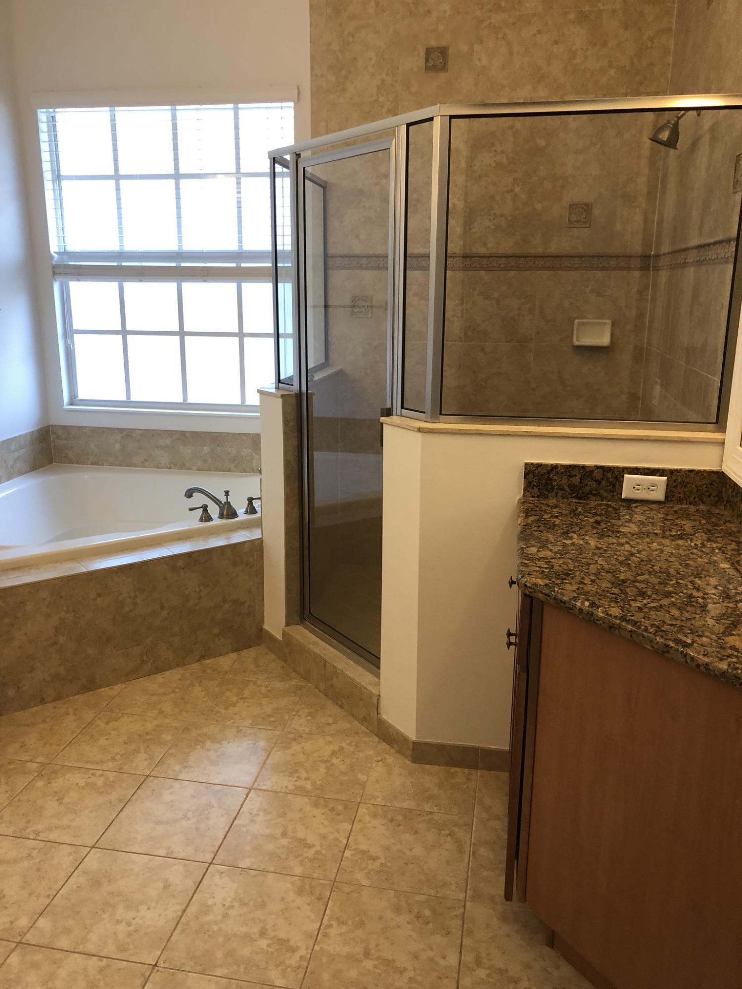 CIELO TOWNHOMES AT SHOPS OF DONALD ROSS - Residential Lease