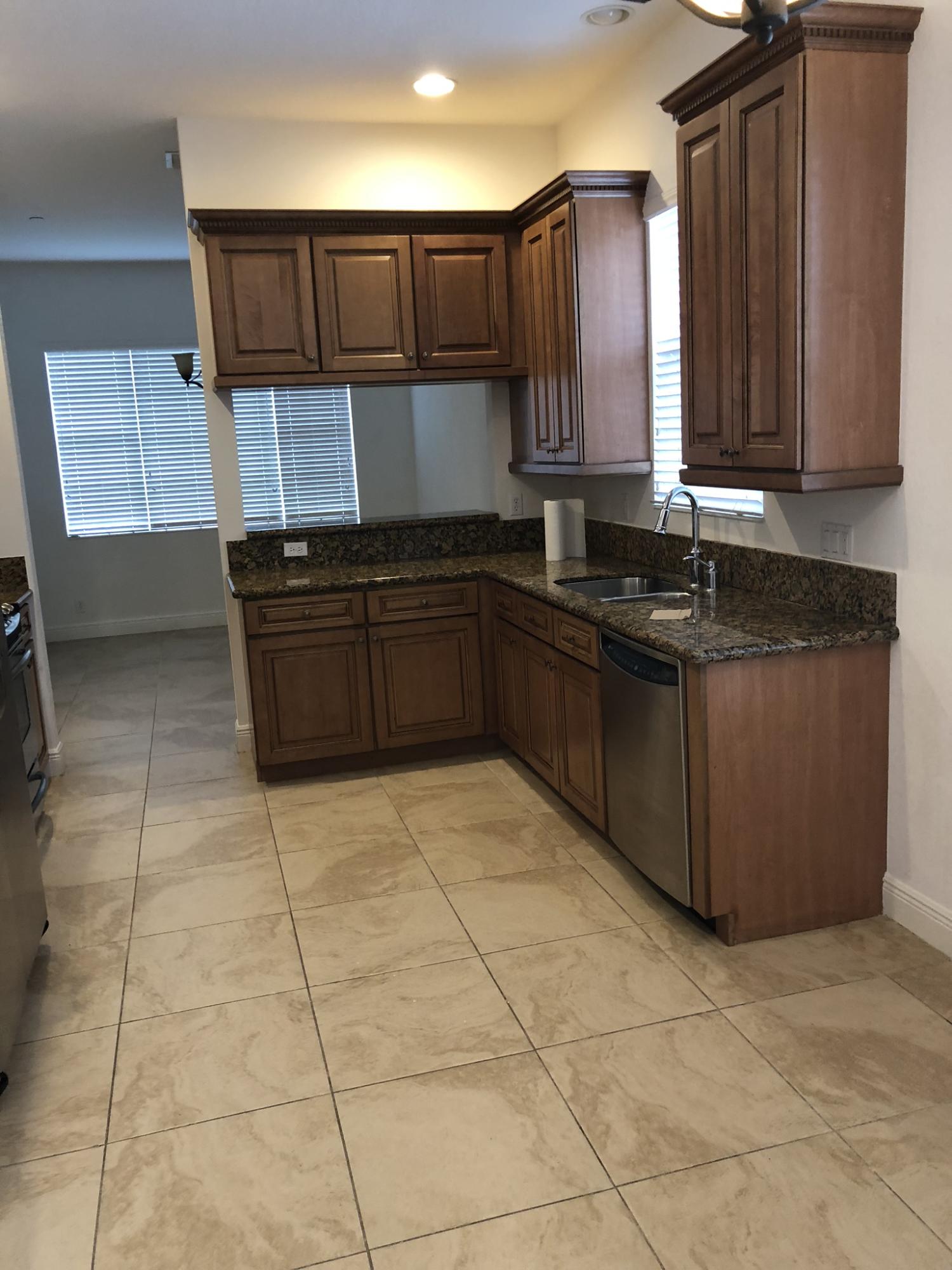 CIELO TOWNHOMES AT SHOPS OF DONALD ROSS - Residential Lease