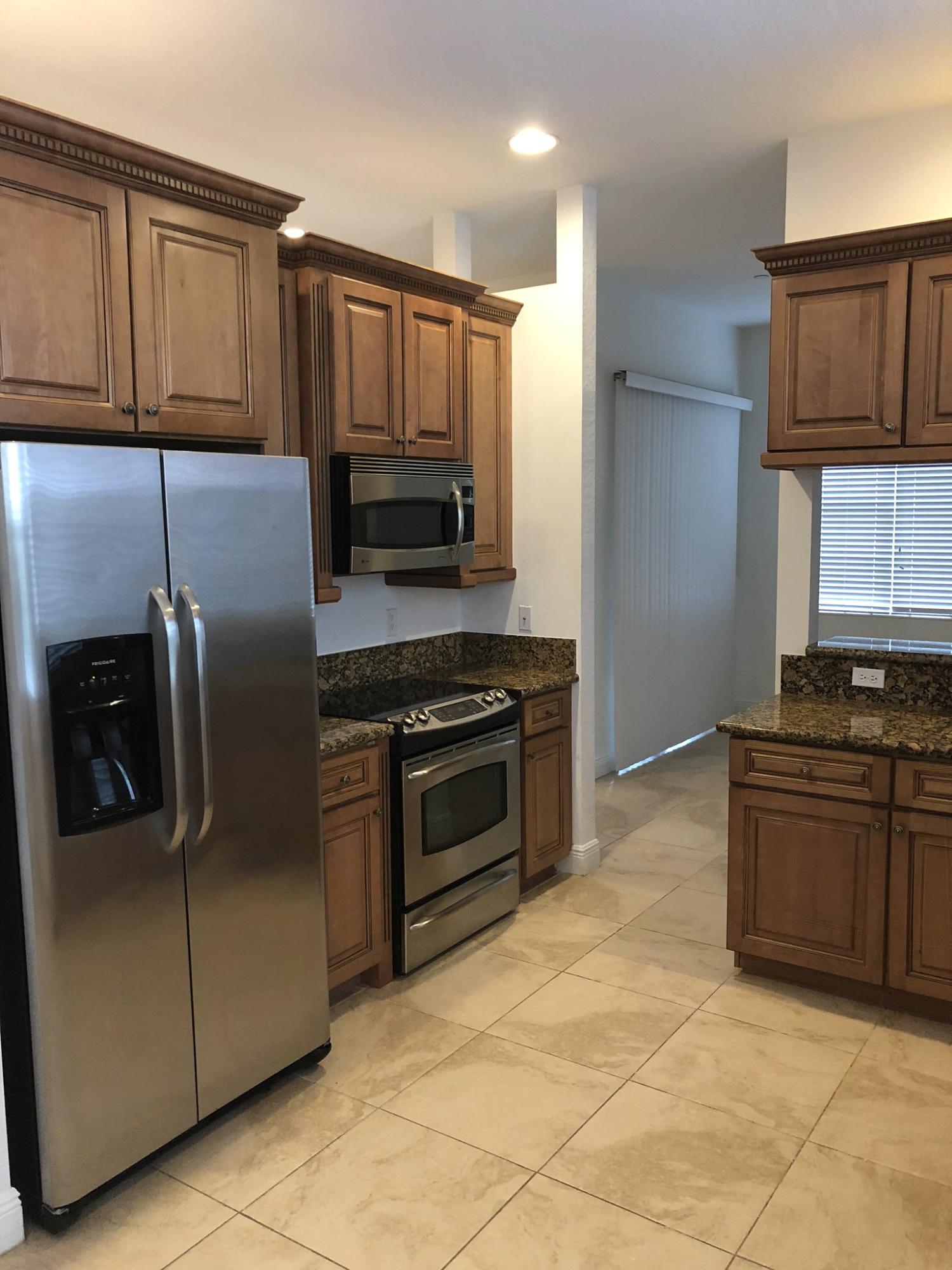 CIELO TOWNHOMES AT SHOPS OF DONALD ROSS - Residential Lease