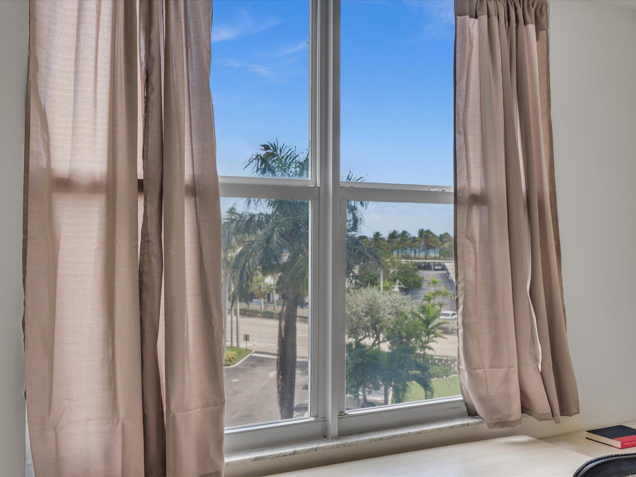 NASSAU HOUSE CONDOMINIUM - Residential