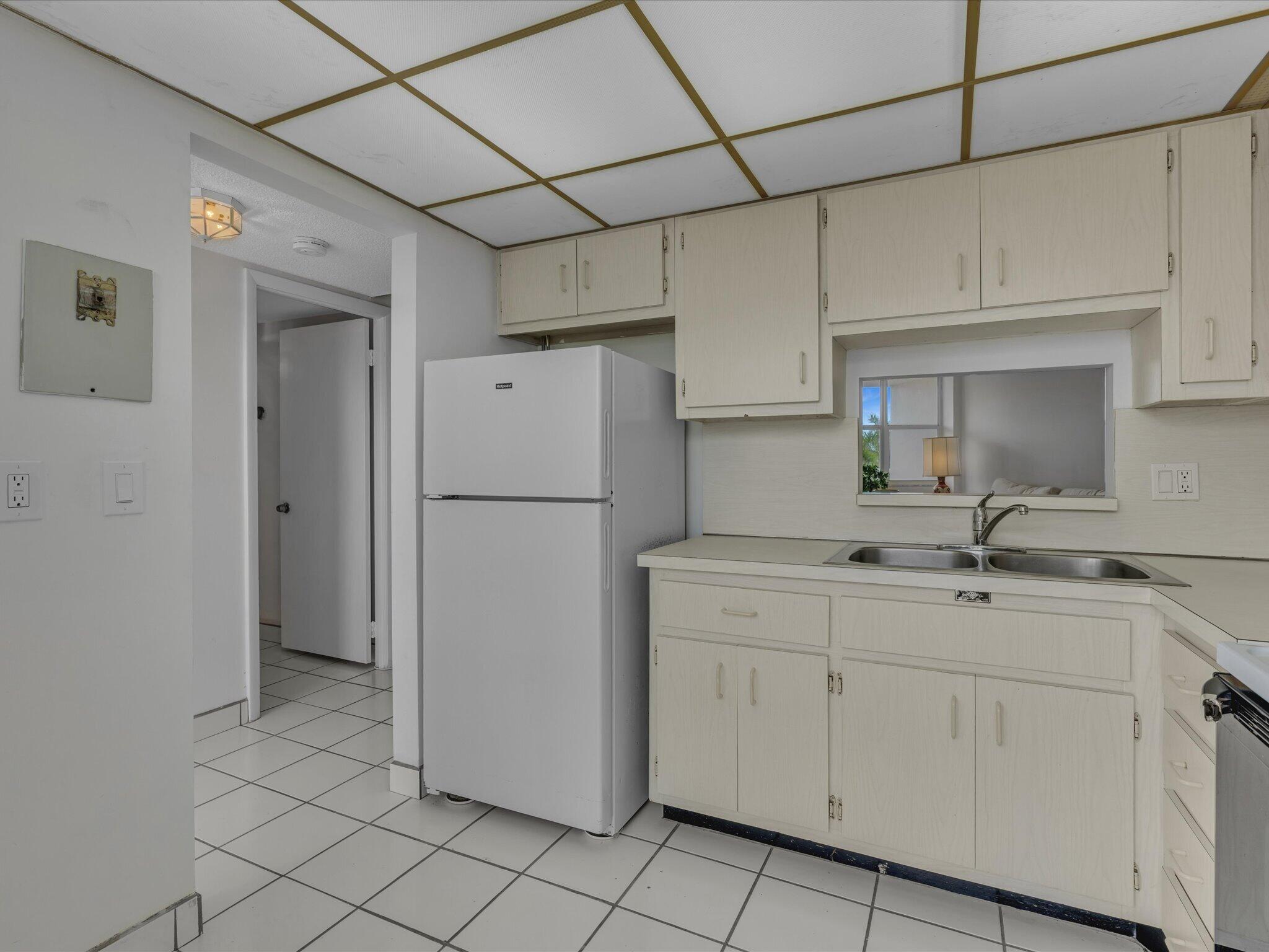 NASSAU HOUSE CONDOMINIUM - Residential