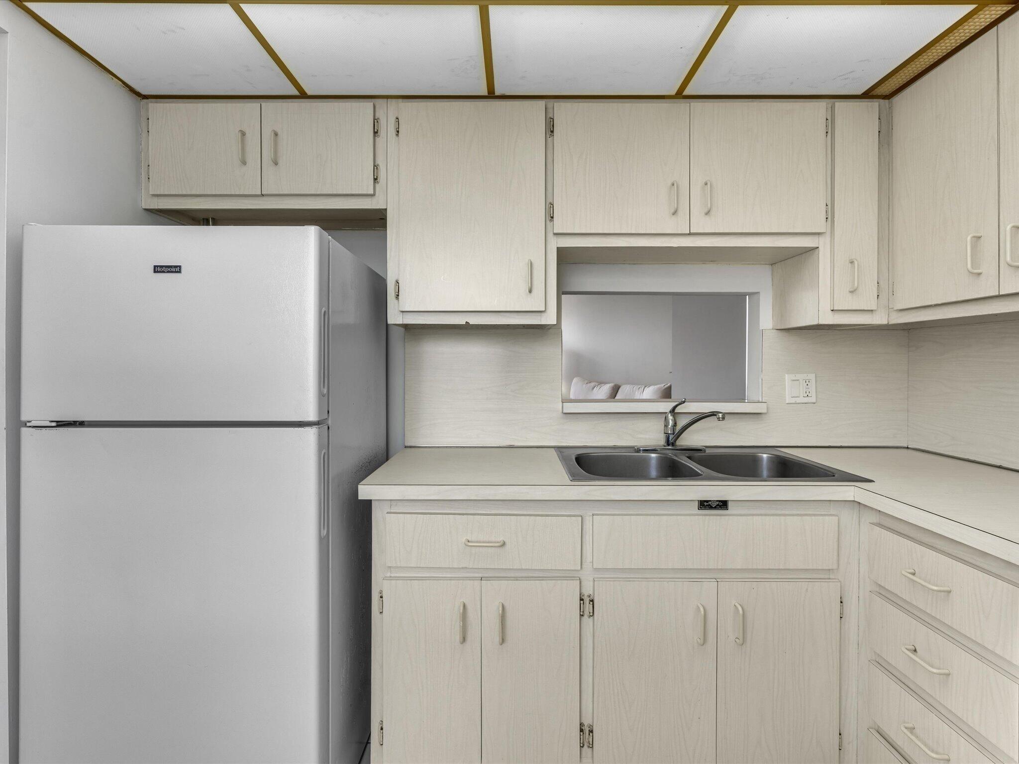 NASSAU HOUSE CONDOMINIUM - Residential