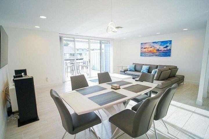 VILLAS OF OCEAN DUNES - Residential Lease