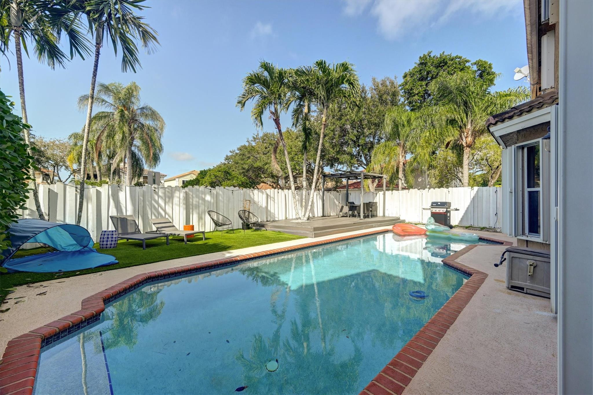 JACARANDA PARCEL 215 - Residential Lease