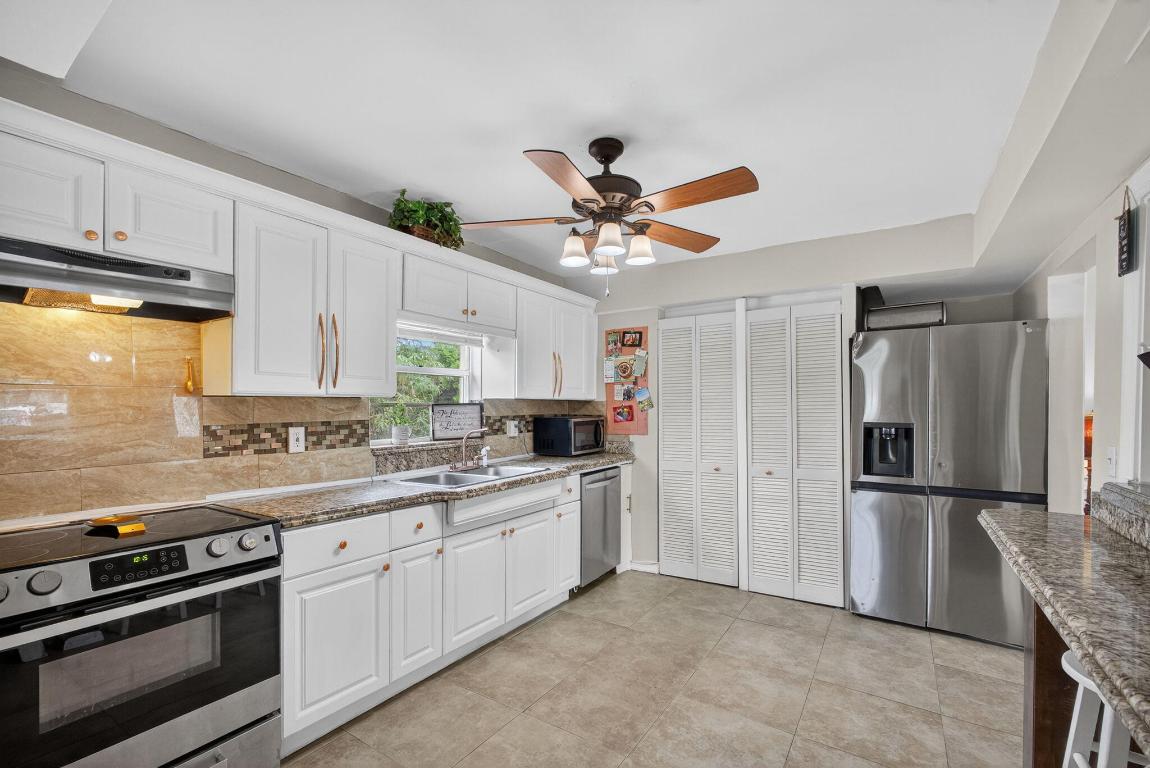 View photos, virtual tours, details... 1136 W 7th Street