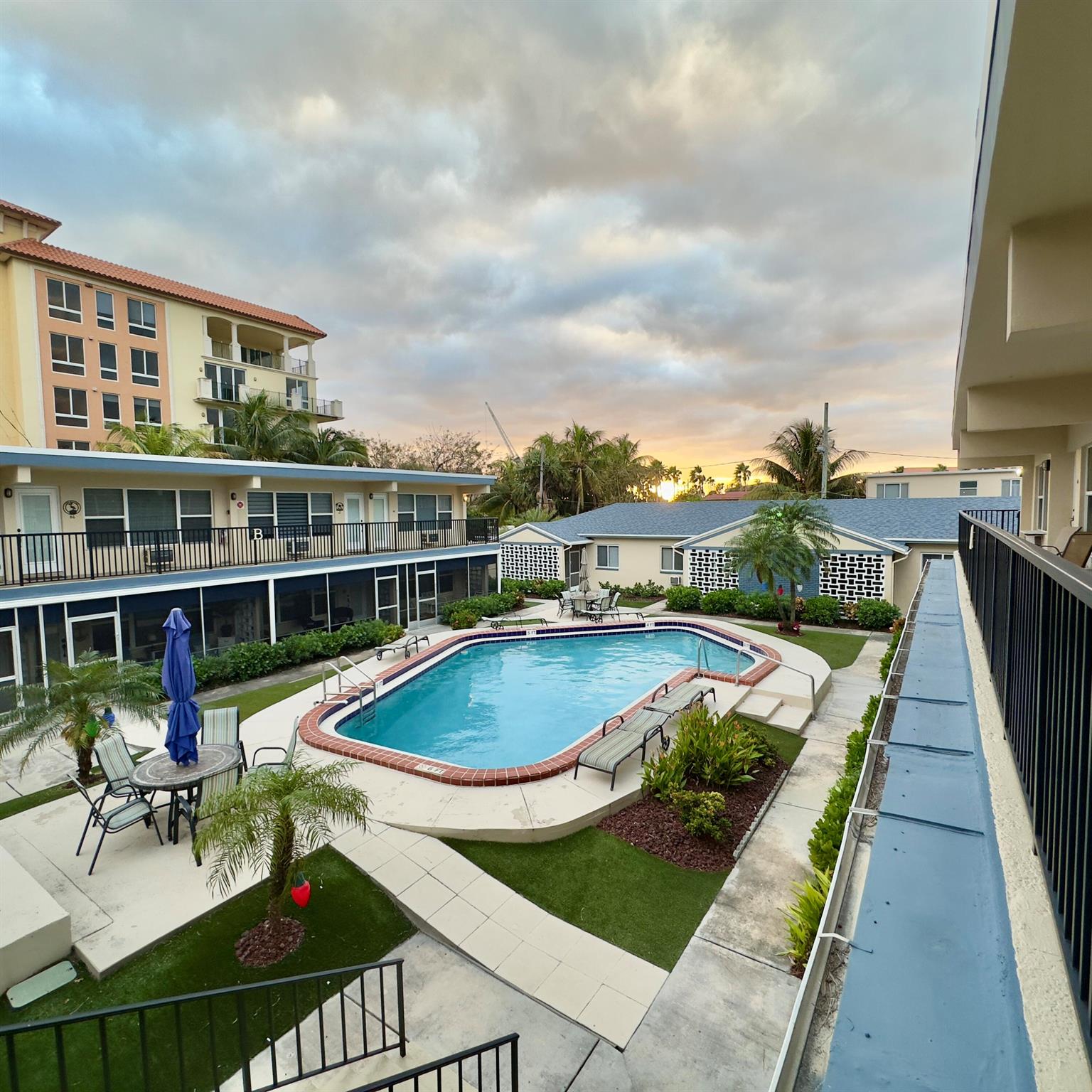 Welcome to your charming beachside retreat! This 600 sq. ft. 1-bedroom, 1-bath condo offers the perfect blend of relaxation and convenience. Located just a short stroll from the beach, you'll enjoy easy access to Deerfield Beach's vibrant restaurants, surf shops, and local attractions. The condo is nestled in a sought-after area and boasts resort-style amenities, including a heated pool on the premises, ideal for year-round enjoyment. Inside, the well-maintained space features an open layout filled with natural light, creating a serene and inviting atmosphere.