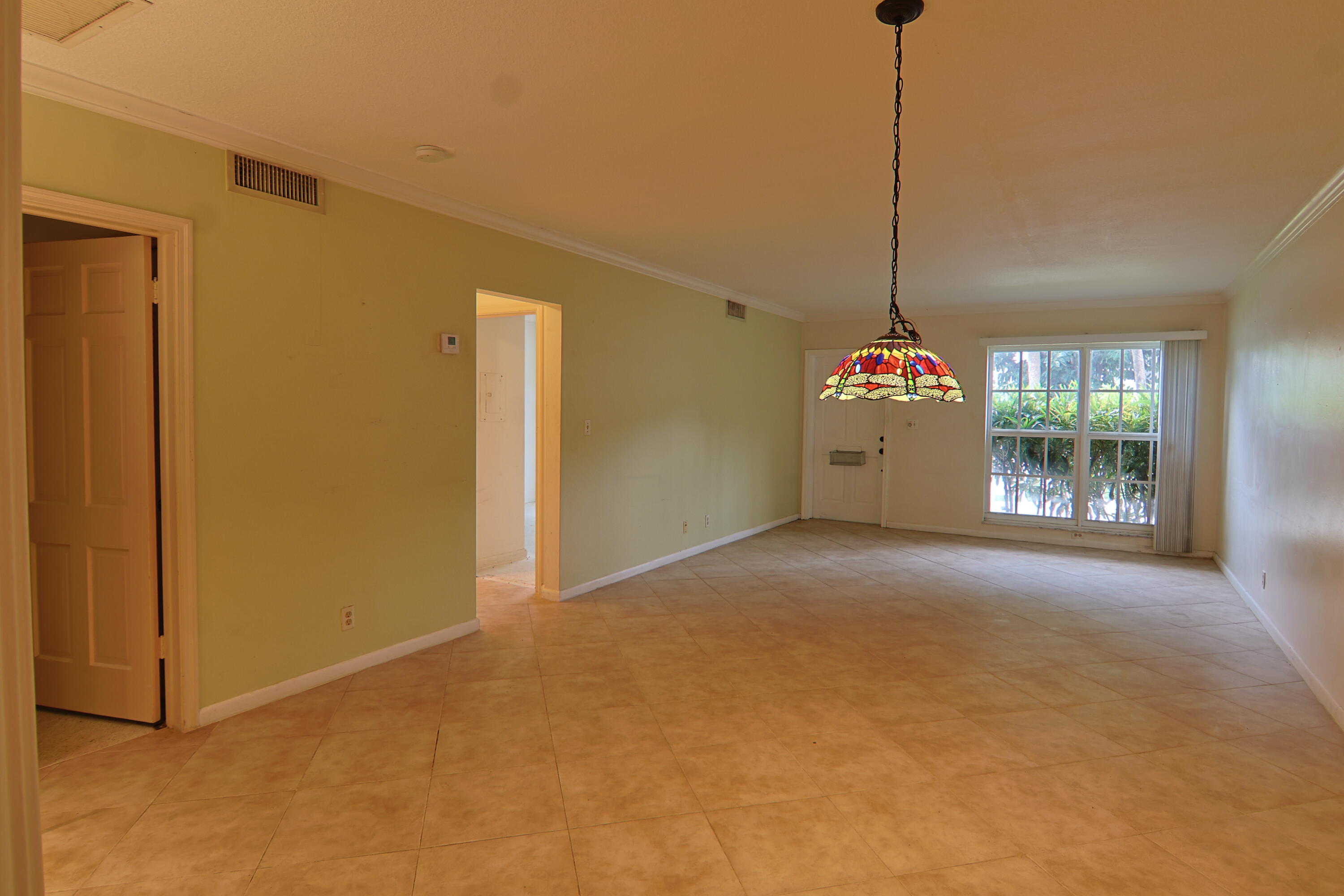 770 E Camino Real 0050