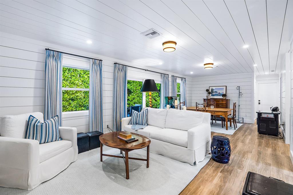 JUPITER ISLAND - Residential