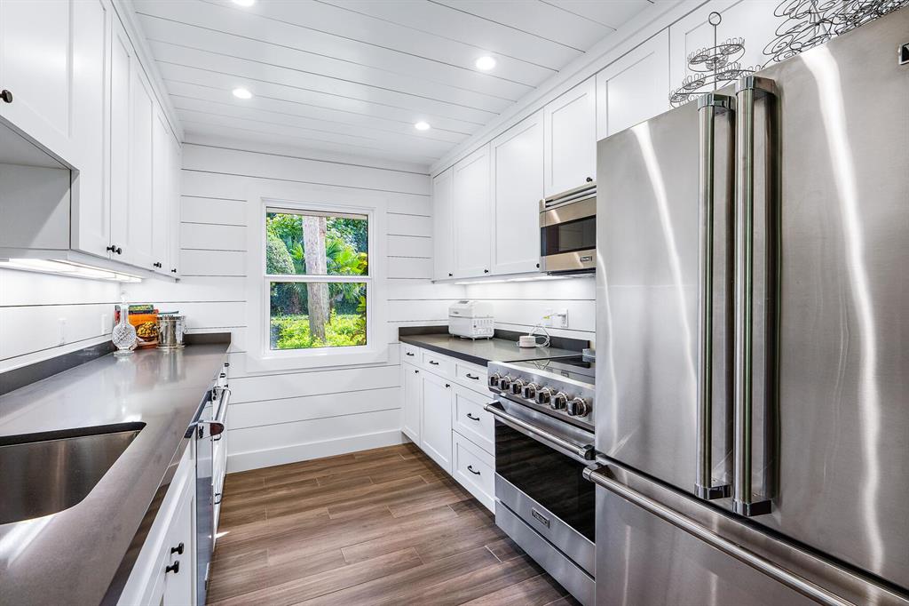 JUPITER ISLAND - Residential