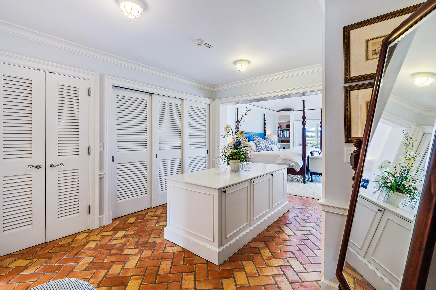 JUPITER ISLAND - Residential