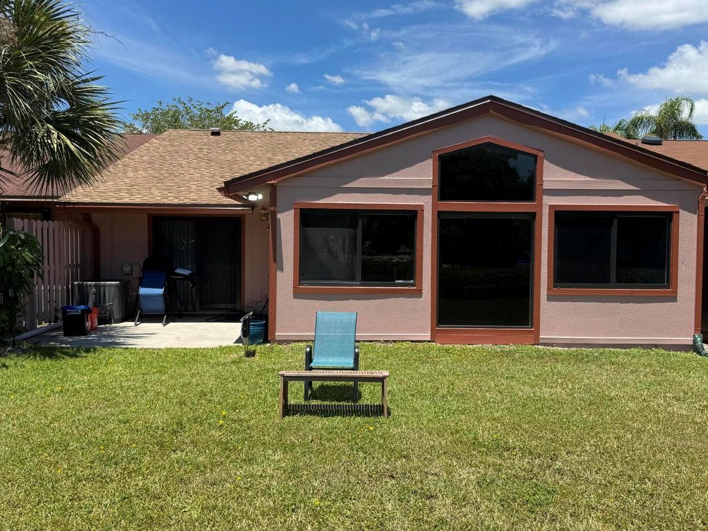 Photo of 120 Mayfair Lane, Boynton Beach, FL 33426 (MLS # R11111122)