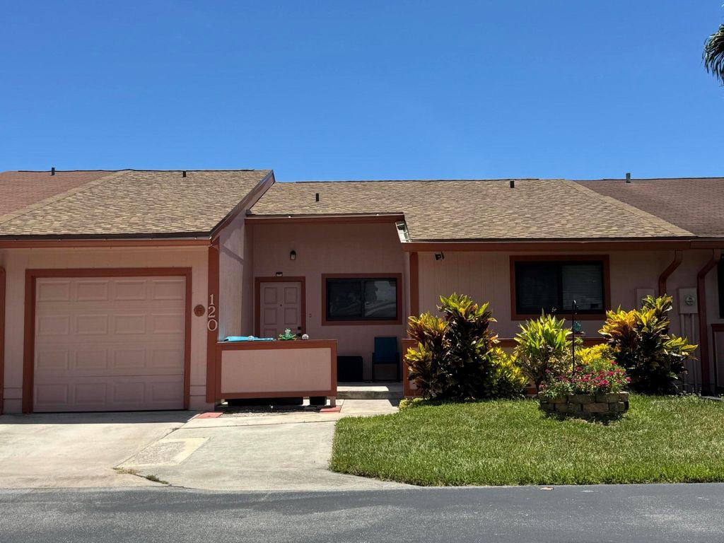 Photo of 120 Mayfair Lane, Boynton Beach, FL 33426 (MLS # R11111122)