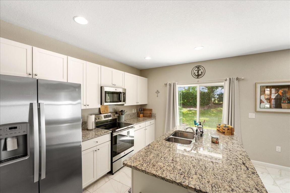 VIZCAYA FALLS PLAT 3 - Residential