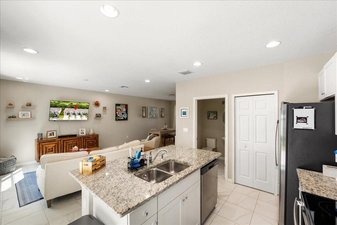 VIZCAYA FALLS PLAT 3 - Residential