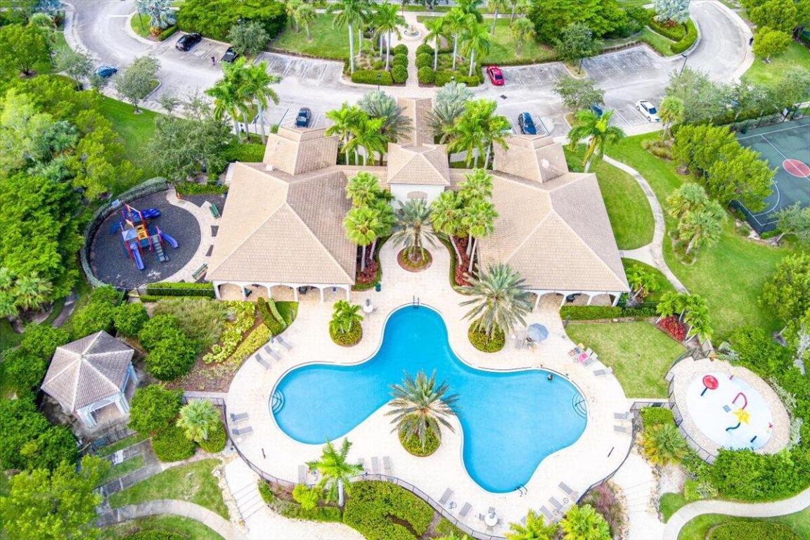 VIZCAYA FALLS PLAT 3 - Residential