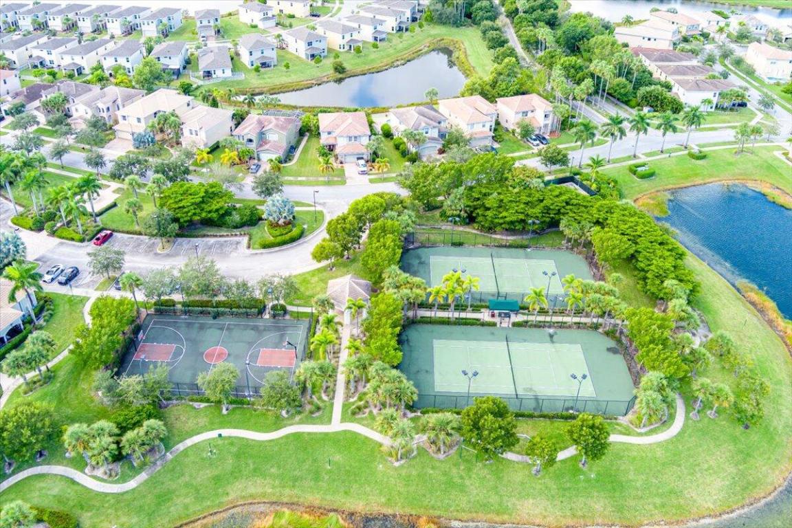 VIZCAYA FALLS PLAT 3 - Residential