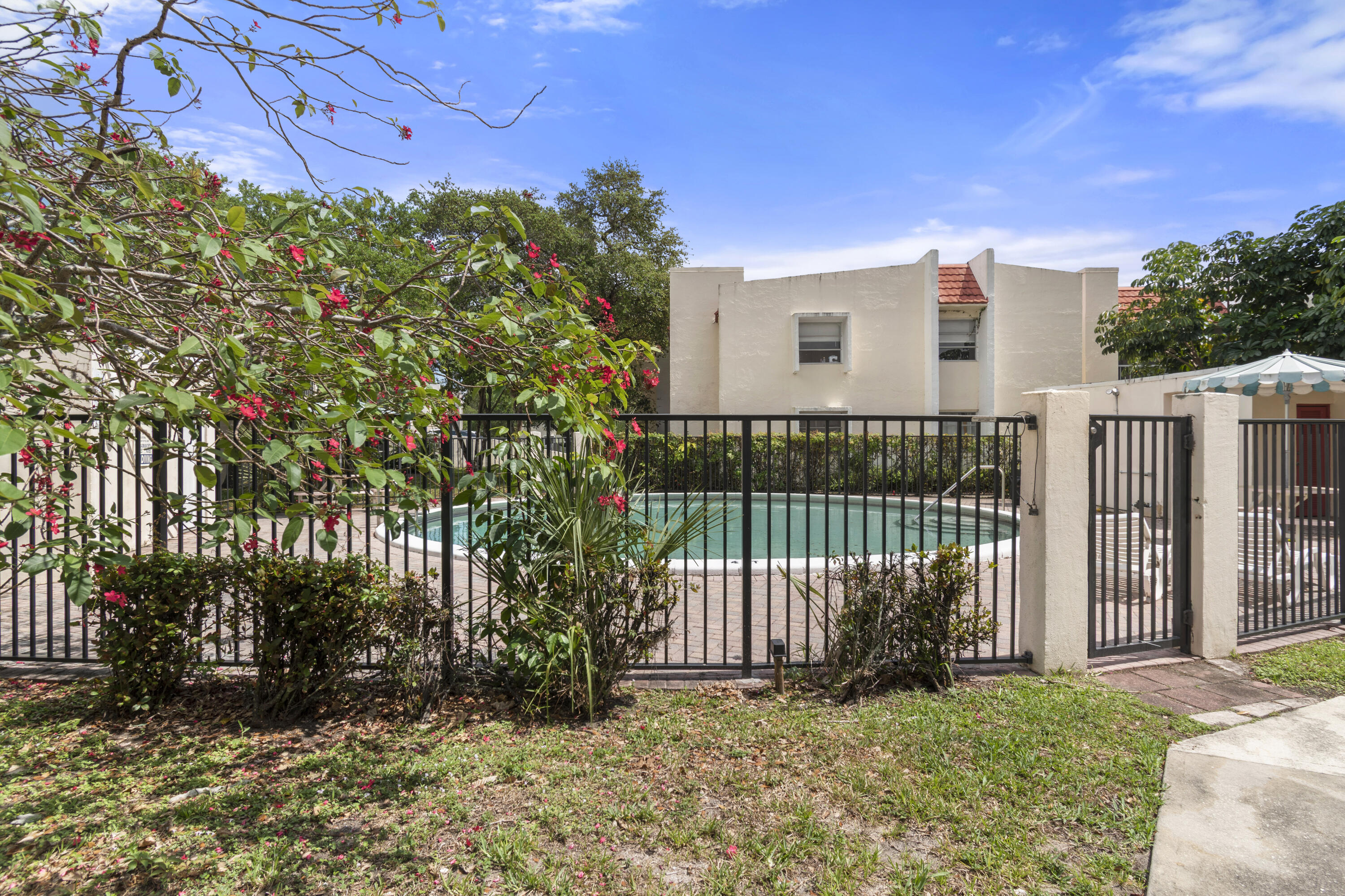 SPANISH OAKS CONDO - Residential Lease