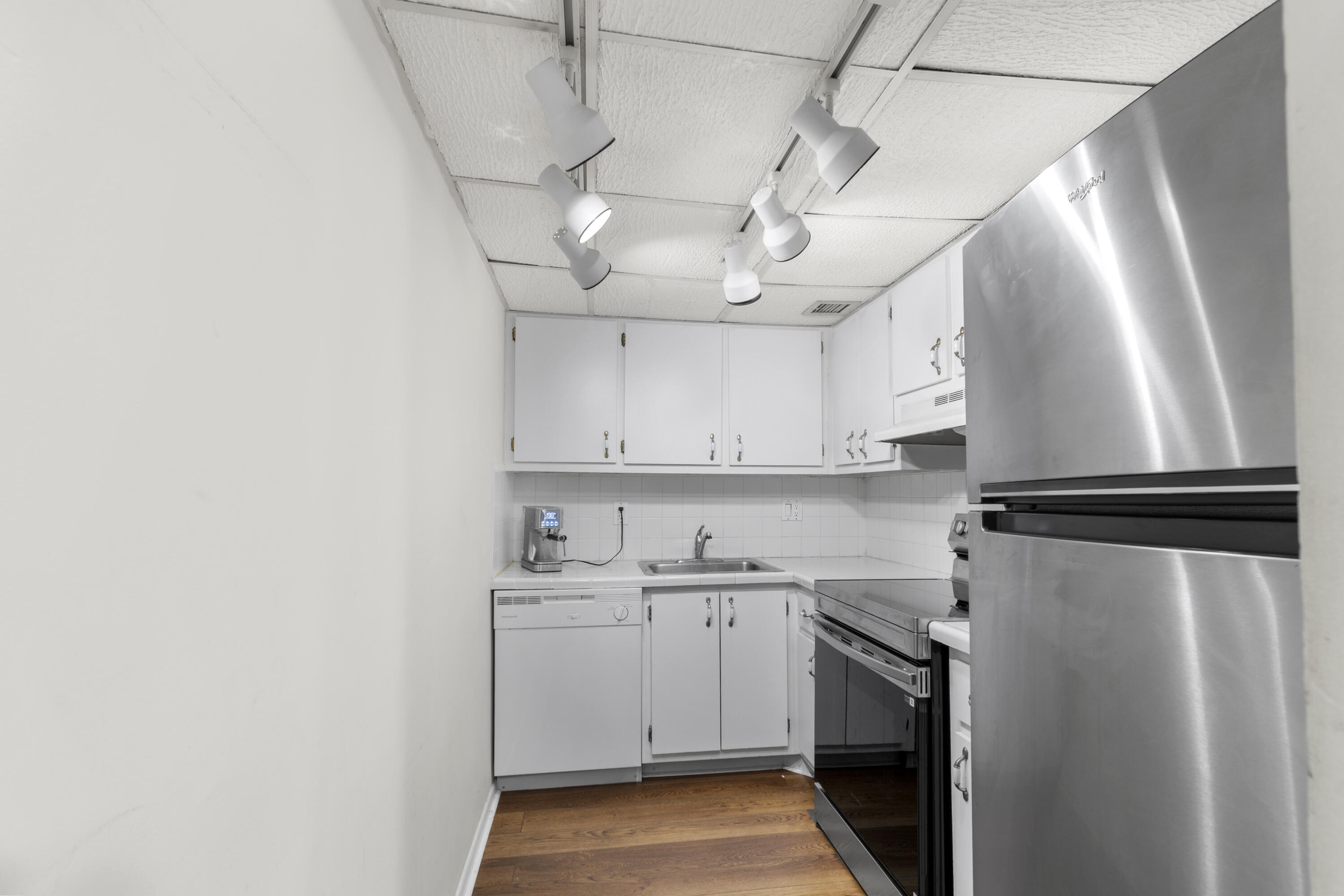 SPANISH OAKS CONDO - Residential Lease