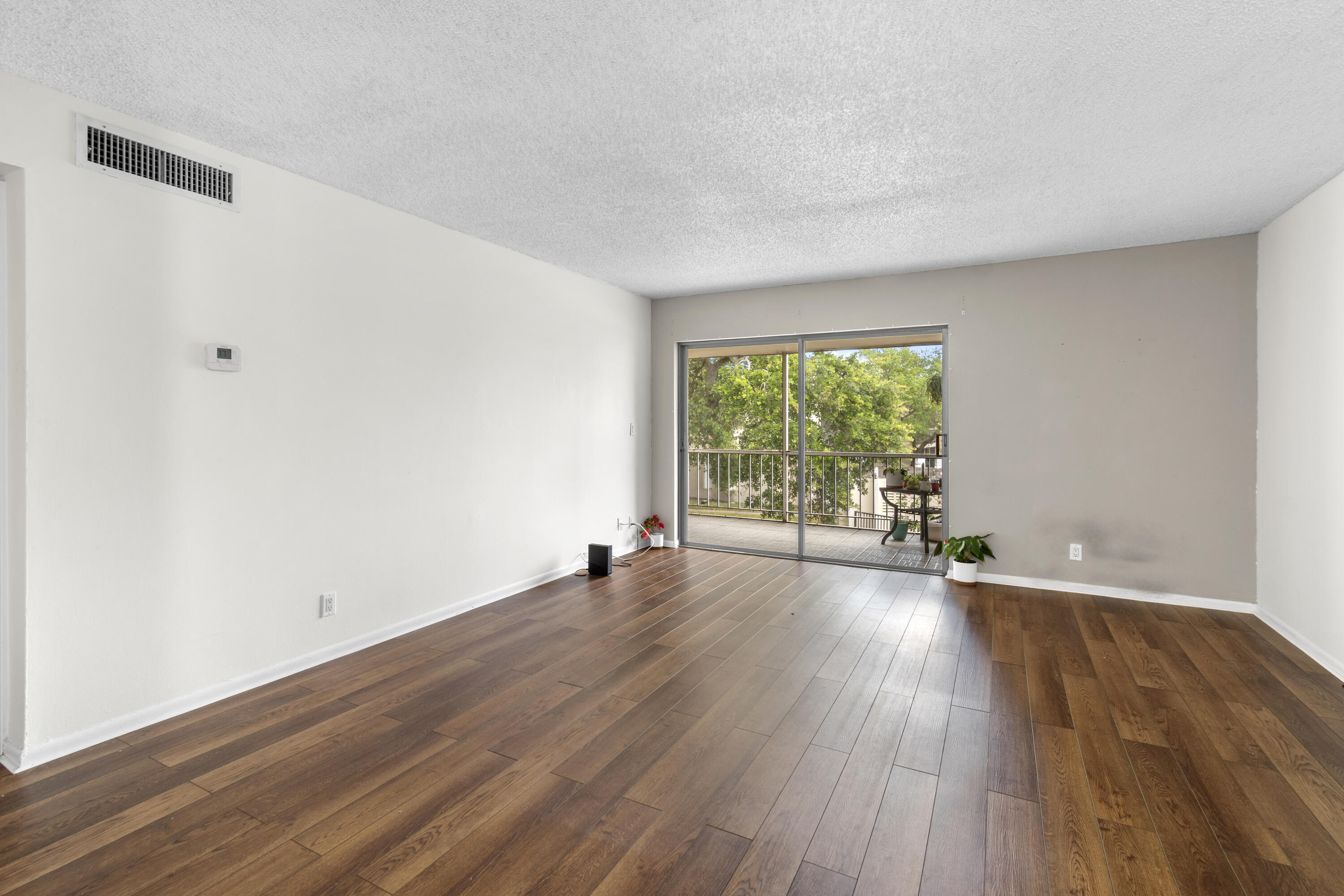 SPANISH OAKS CONDO - Residential Lease