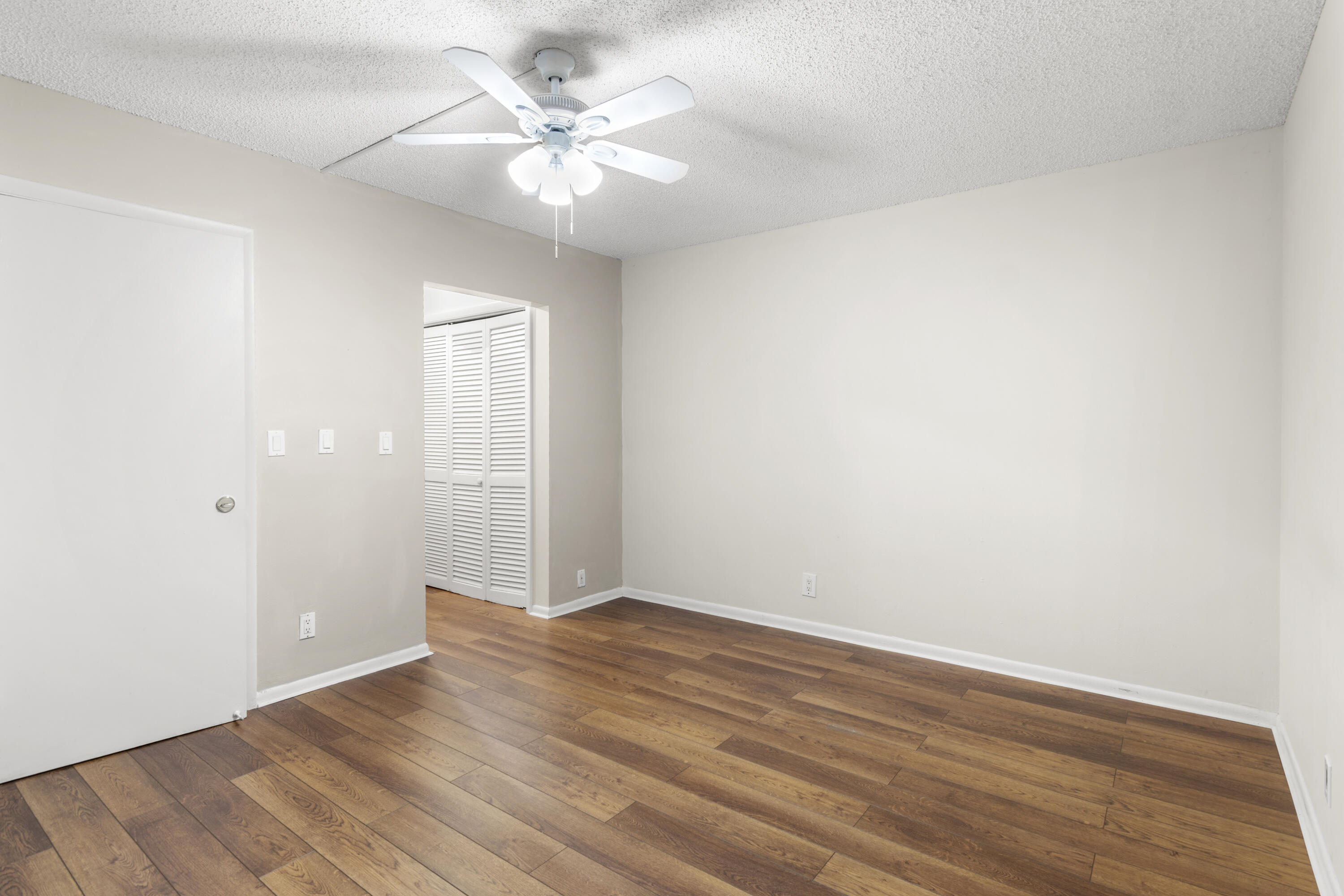 SPANISH OAKS CONDO - Residential Lease