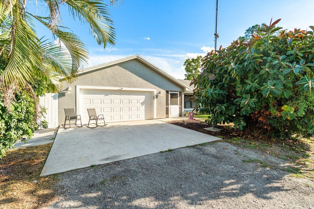 Photo of 16434 E Lancashire Drive, Loxahatchee, FL 33470 (MLS # R11064515)