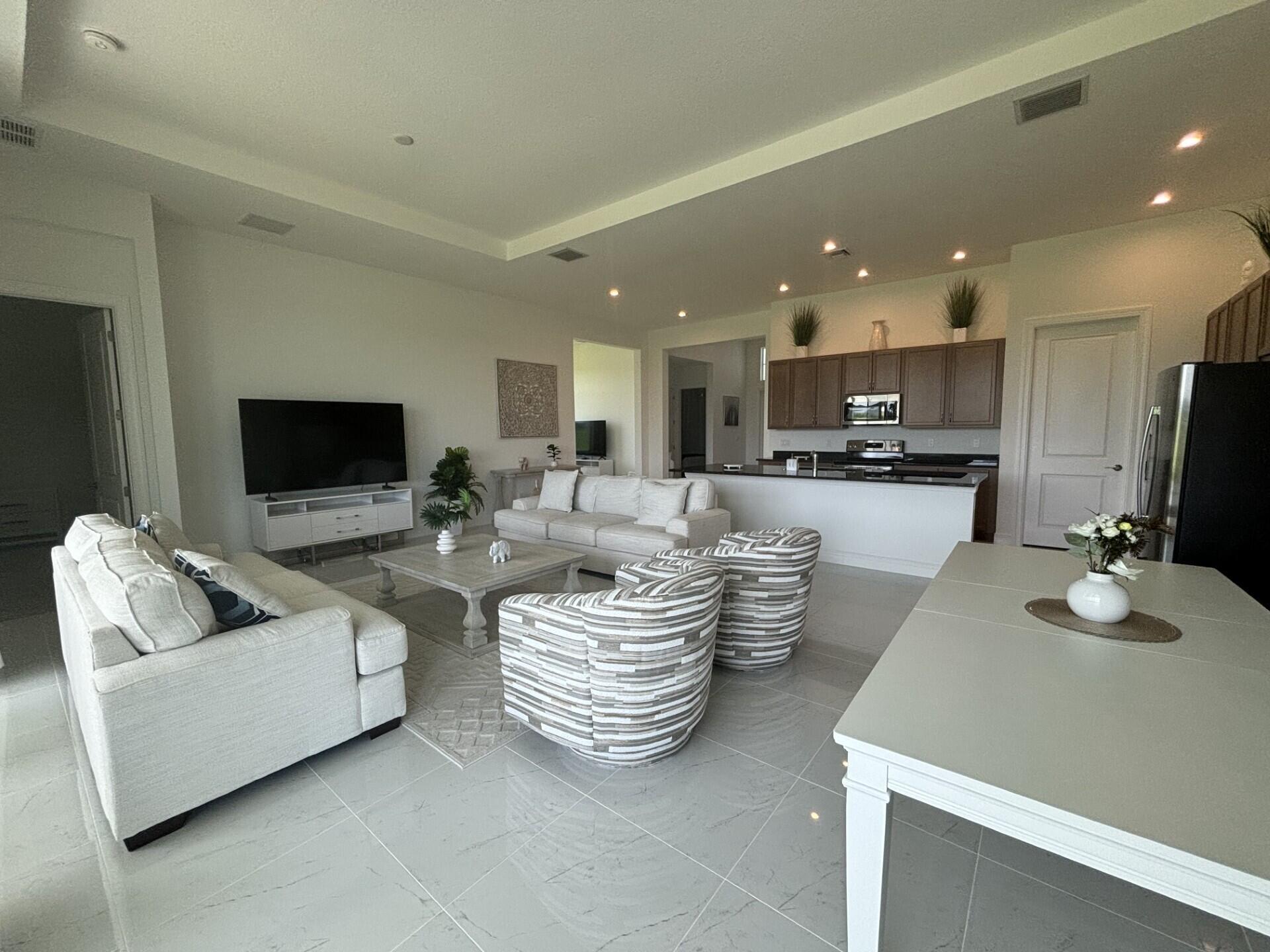 VERANO SOUTH PUD 1 - POD - Residential Lease