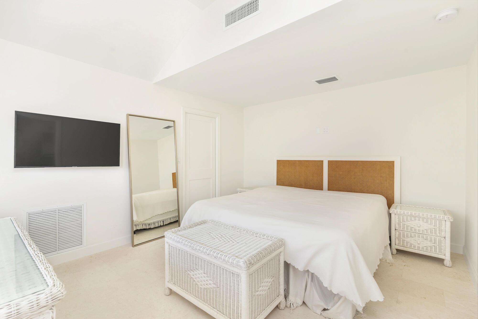 PERUVIAN COURT CONDO - Residential