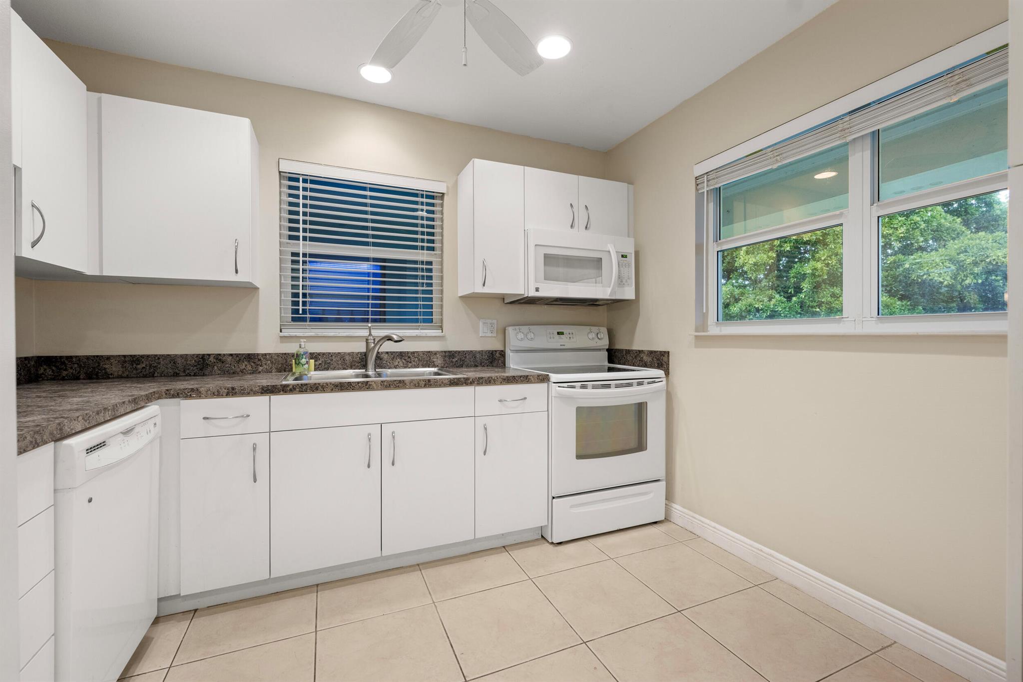 TIERRA VERDE CONDO - Residential Lease