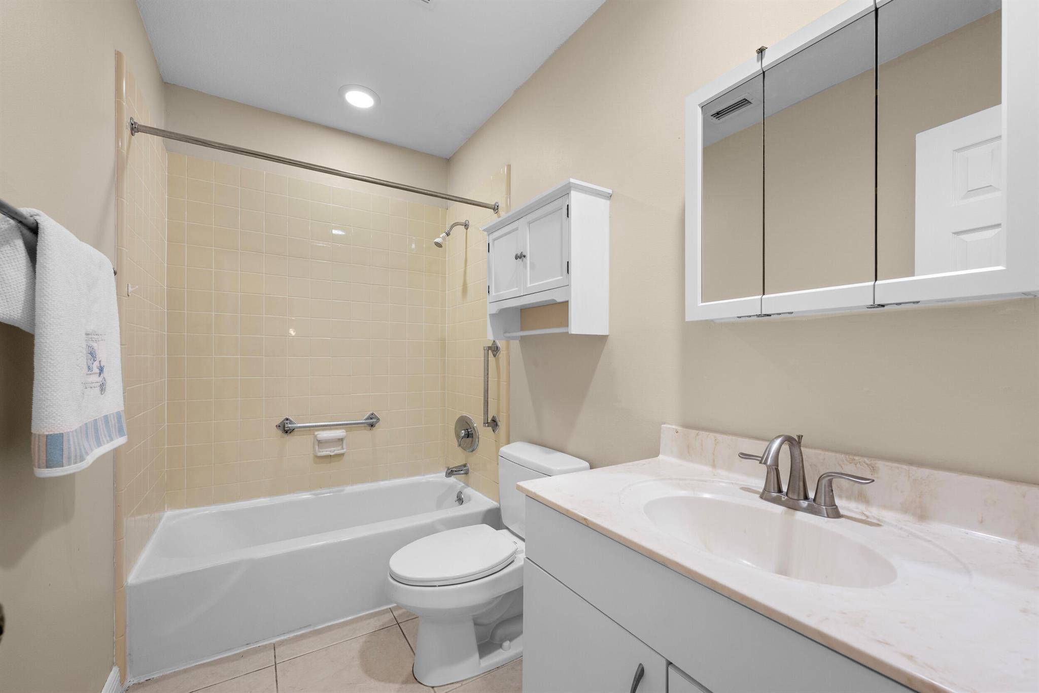 TIERRA VERDE CONDO - Residential Lease
