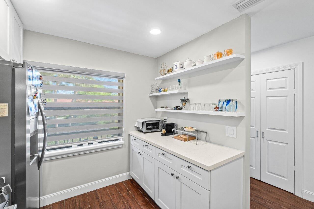 9282 Vista Del Lago 33-D