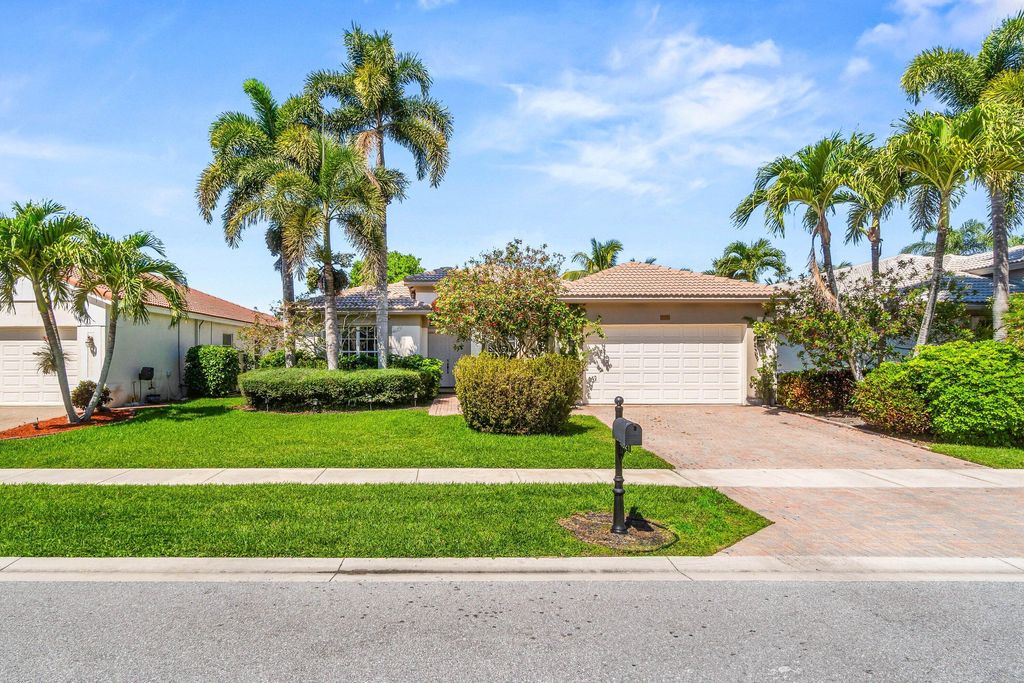 Photo of 4621 Windward Cove Lane, Wellington, FL 33449 (MLS # B26009114)