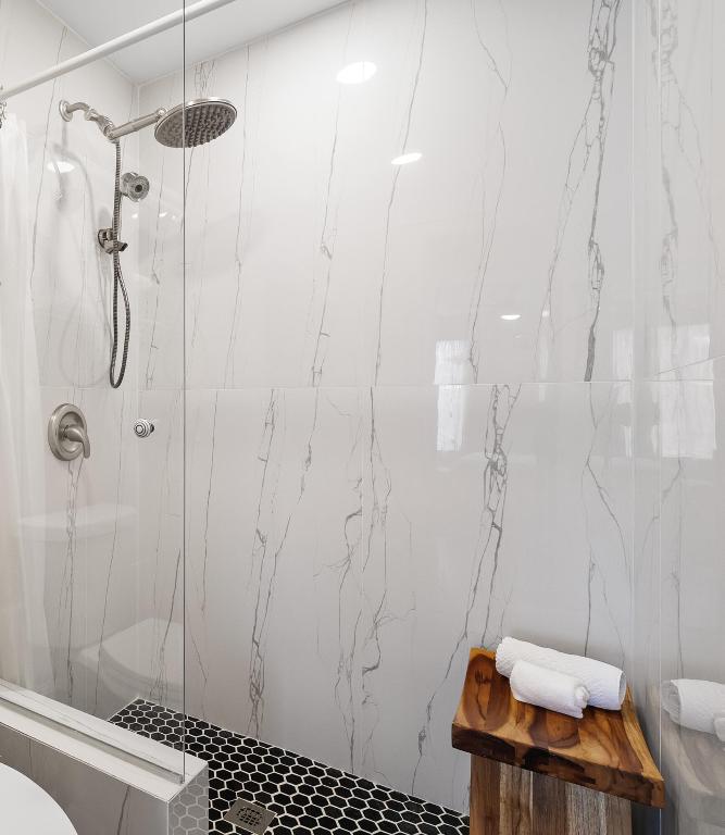 MILES GRANT CONDO - Residential