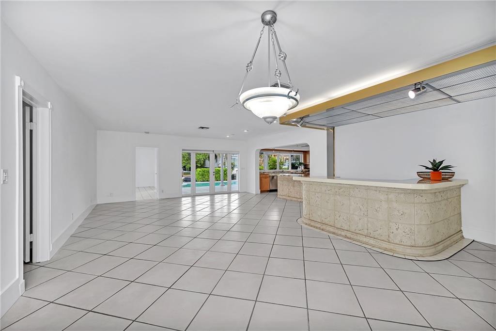 Las Olas - Residential Lease