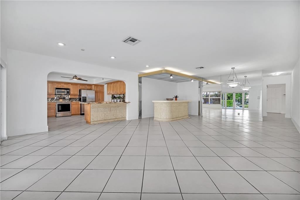 Las Olas - Residential Lease