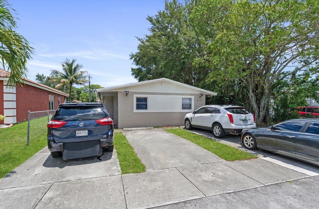 Photo of 1210 NW 30th Avenue #1-3, Fort Lauderdale, FL 33311 (MLS # B26029504)