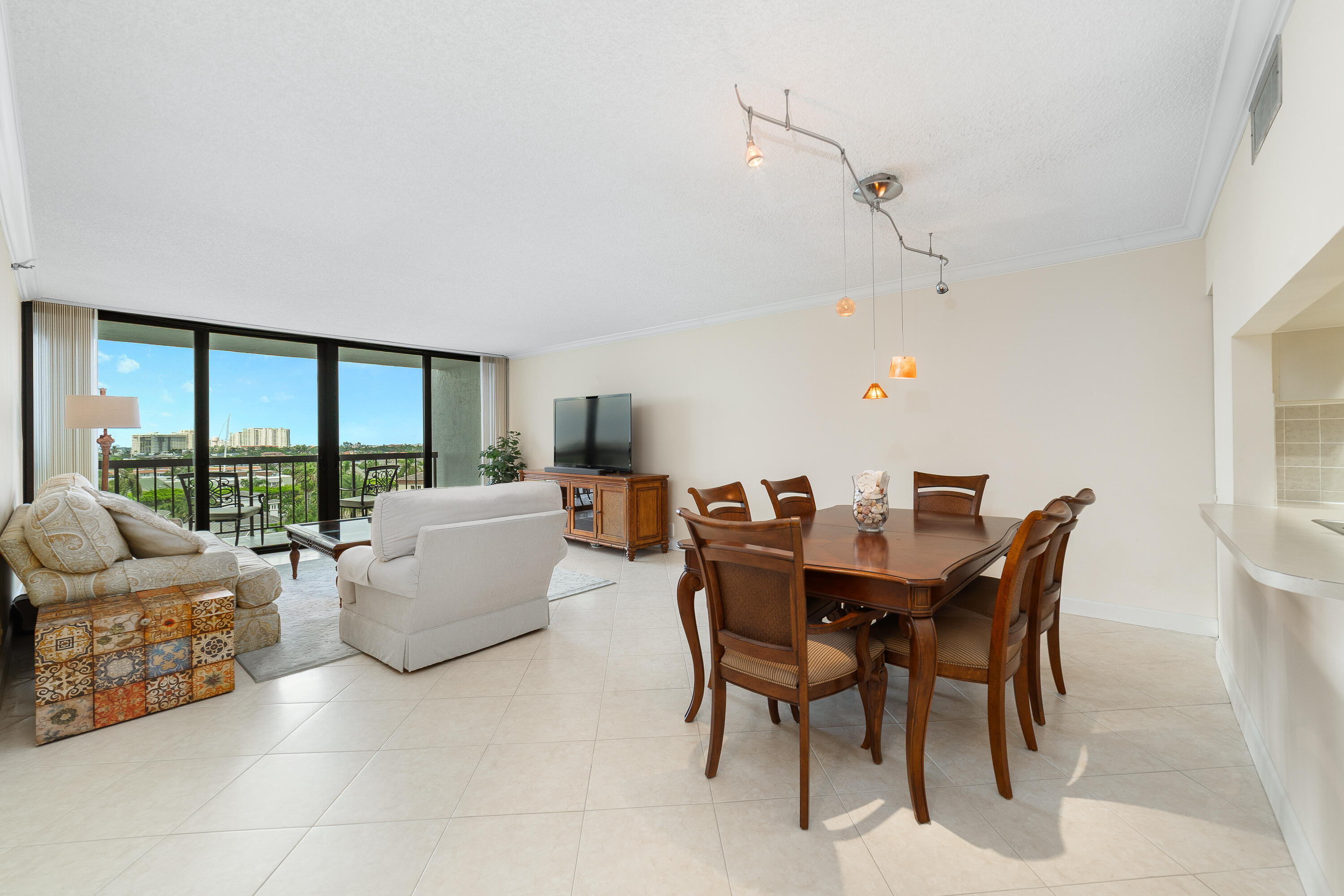 BRAEMAR ISLE CONDO - Residential