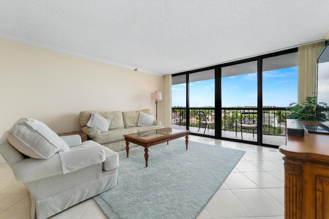 BRAEMAR ISLE CONDO - Residential